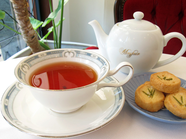 本日のティータイム 紅茶とローズマリークッキー 英国紅茶サロン メイフェア